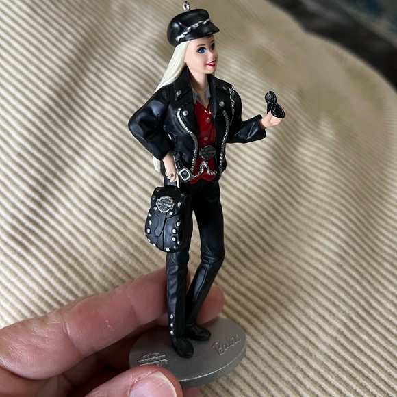 Vintage Hallmark Keepsake Barbie - Picture 3 of 6